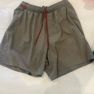 Lululemon shorts xs